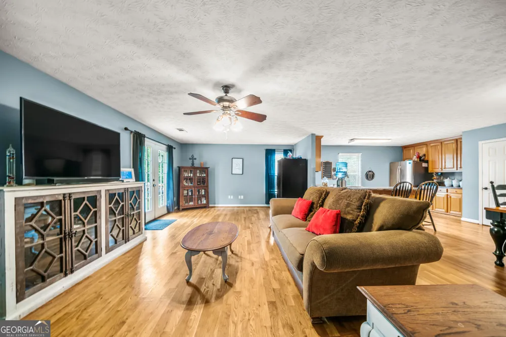 530 Pleasant Valley RD SE Silver Creek, GA 30173
