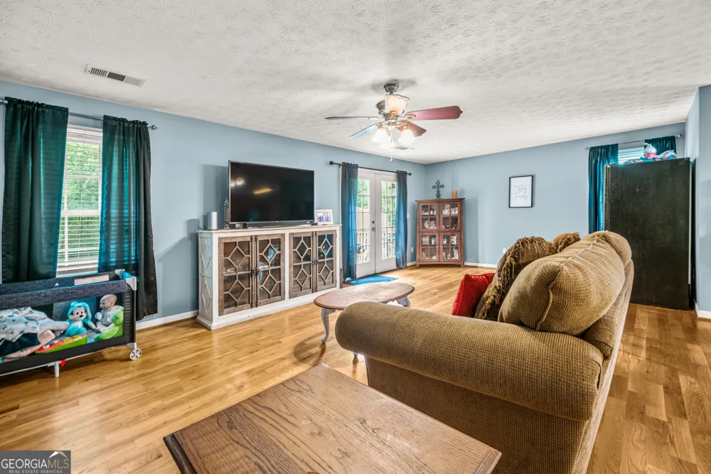 530 Pleasant Valley RD SE Silver Creek, GA 30173