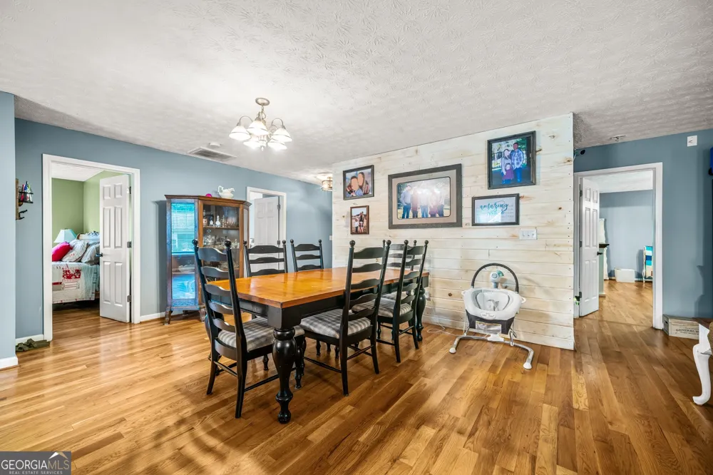 530 Pleasant Valley RD SE Silver Creek, GA 30173