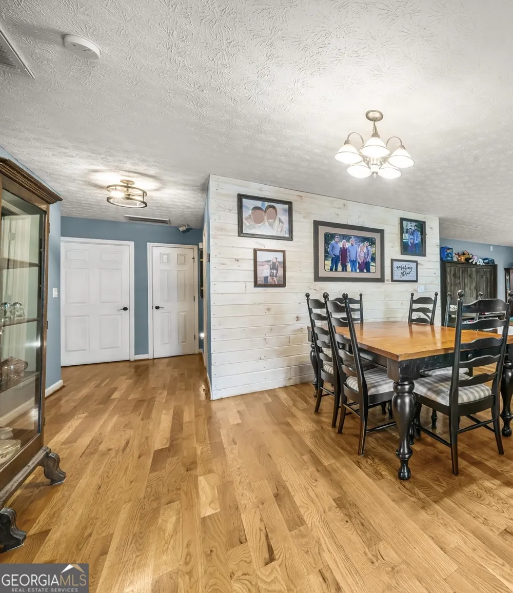 530 Pleasant Valley RD SE Silver Creek, GA 30173