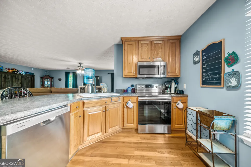 530 Pleasant Valley RD SE Silver Creek, GA 30173