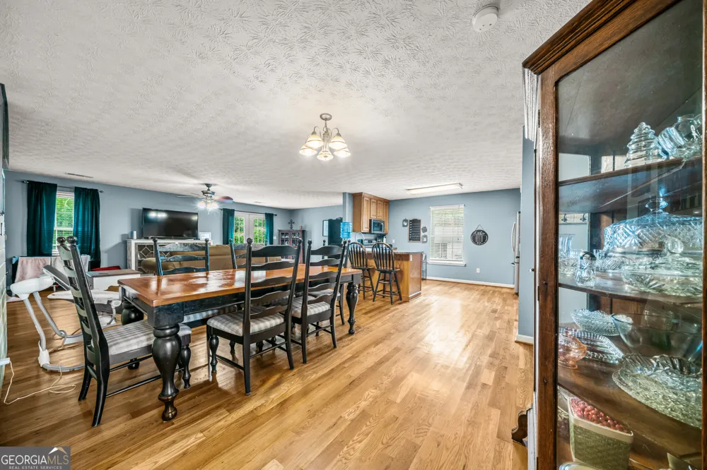 530 Pleasant Valley RD SE Silver Creek, GA 30173