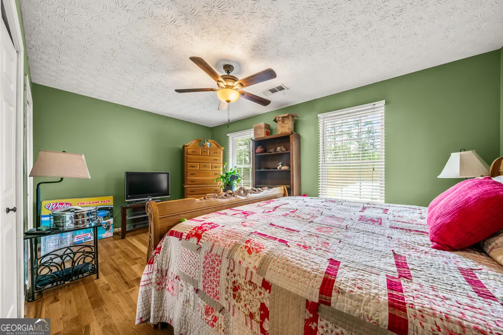 530 Pleasant Valley RD SE Silver Creek, GA 30173