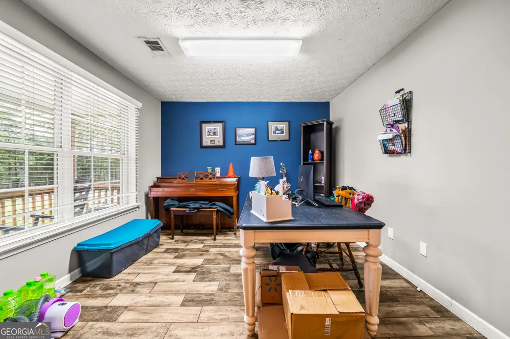 530 Pleasant Valley RD SE Silver Creek, GA 30173