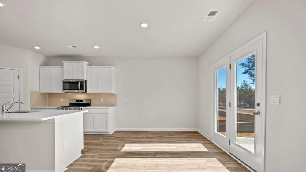 486 Abbott RD Statham, GA 30666