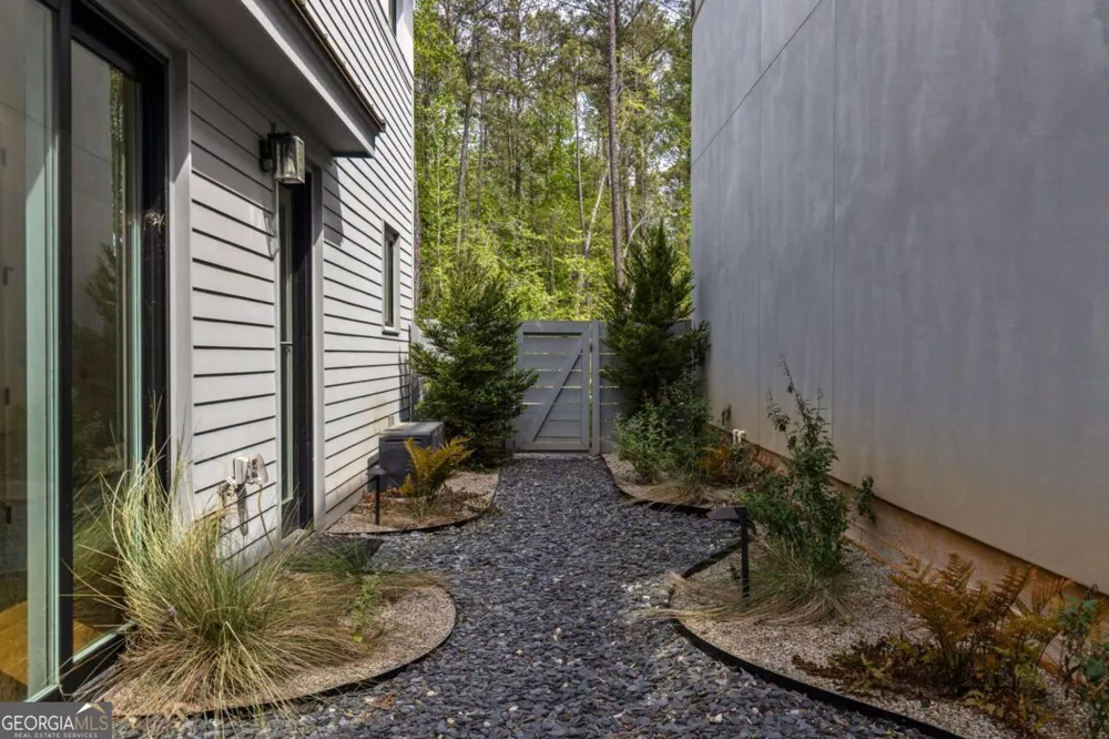 139 Mado LN Chattahoochee Hills, GA 30268