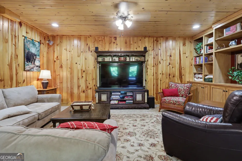 519 Pinecrest RD Sautee Nacoochee, GA 30571