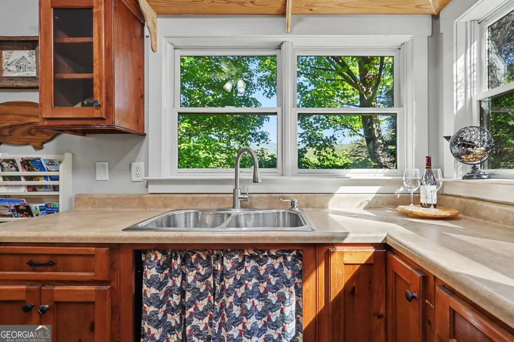 519 Pinecrest RD Sautee Nacoochee, GA 30571
