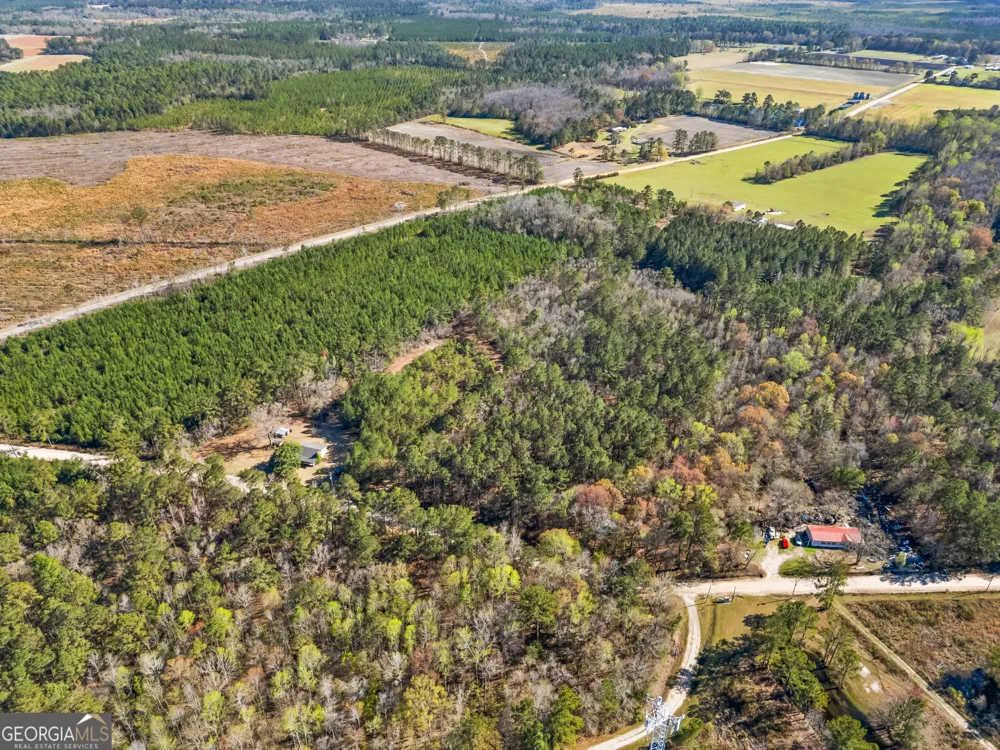 1014 Iler RD Pembroke, GA 31321