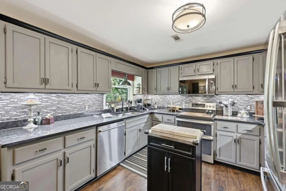 238 Currahee CIR Toccoa, GA 30577