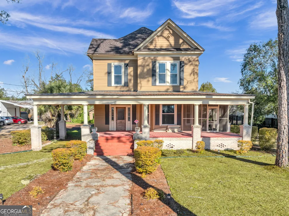 212 Hand AVE W Pelham, GA 31779