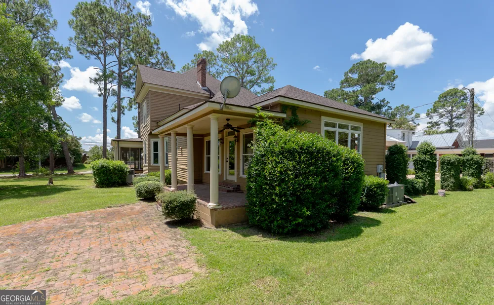 212 Hand AVE W Pelham, GA 31779