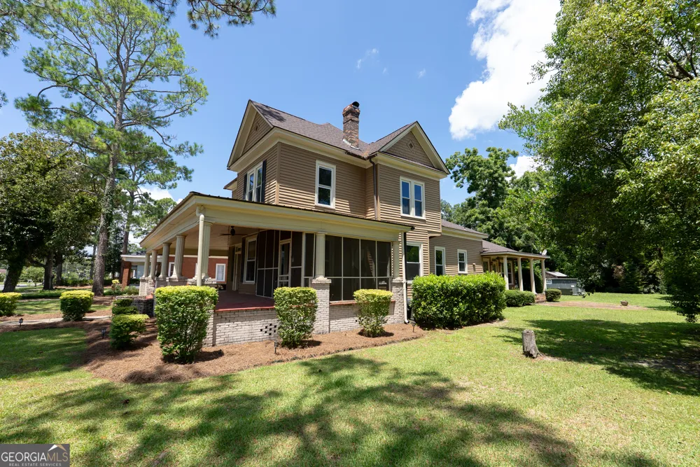 212 Hand AVE W Pelham, GA 31779