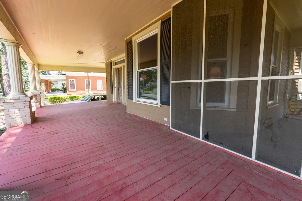 212 Hand AVE W Pelham, GA 31779