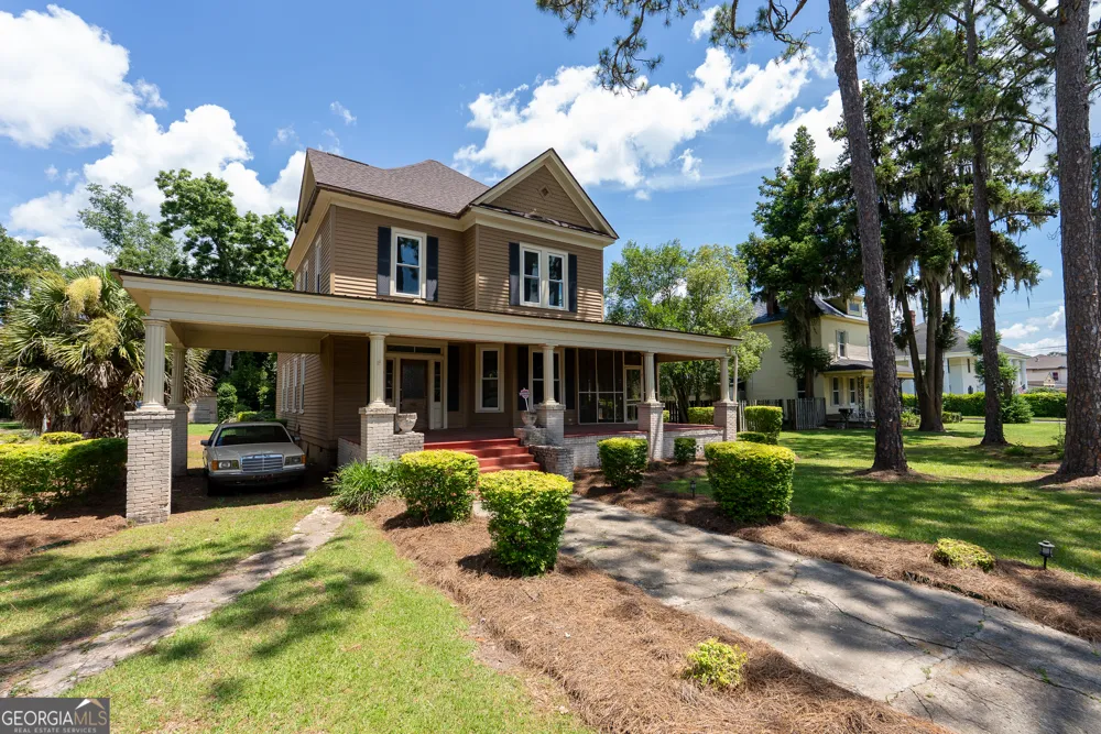 212 Hand AVE W Pelham, GA 31779