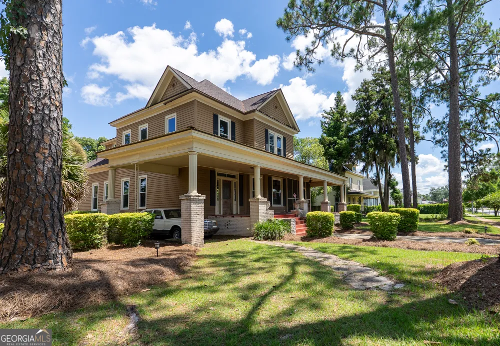 212 Hand AVE W Pelham, GA 31779