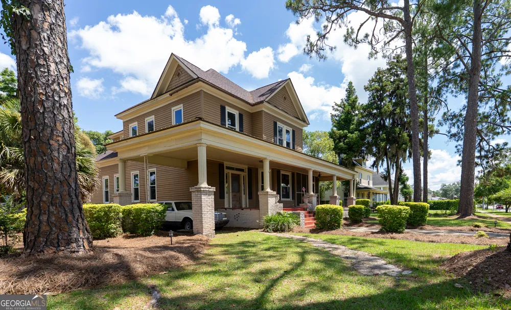 212 Hand AVE W Pelham, GA 31779