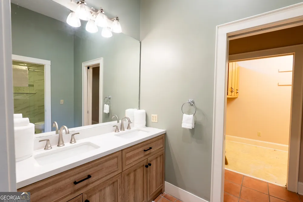 212 Hand AVE W Pelham, GA 31779