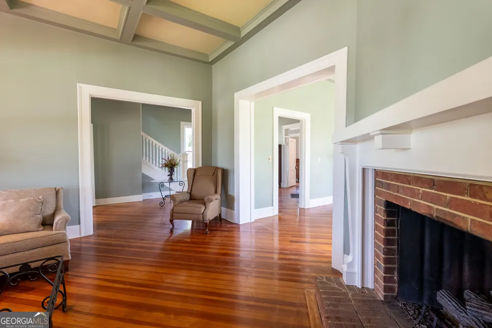 212 Hand AVE W Pelham, GA 31779