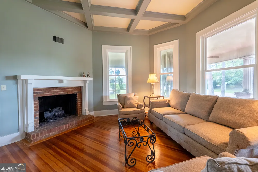 212 Hand AVE W Pelham, GA 31779