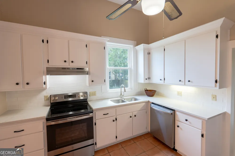 212 Hand AVE W Pelham, GA 31779
