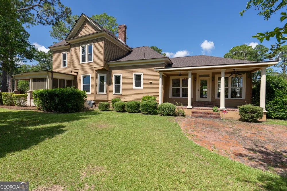 212 Hand AVE W Pelham, GA 31779