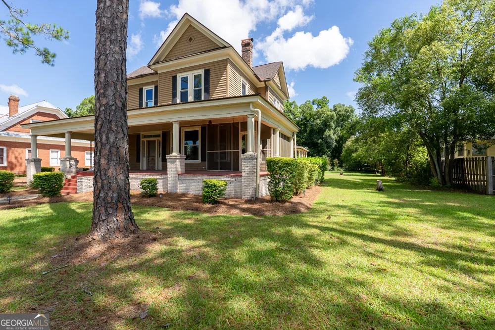 212 Hand AVE W Pelham, GA 31779