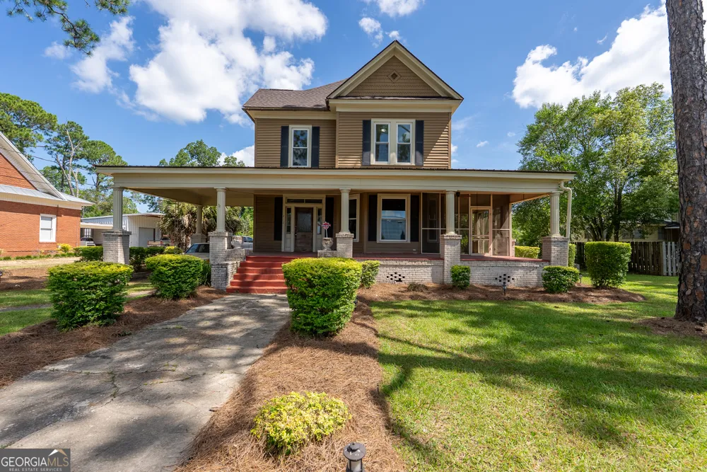 212 Hand AVE W Pelham, GA 31779