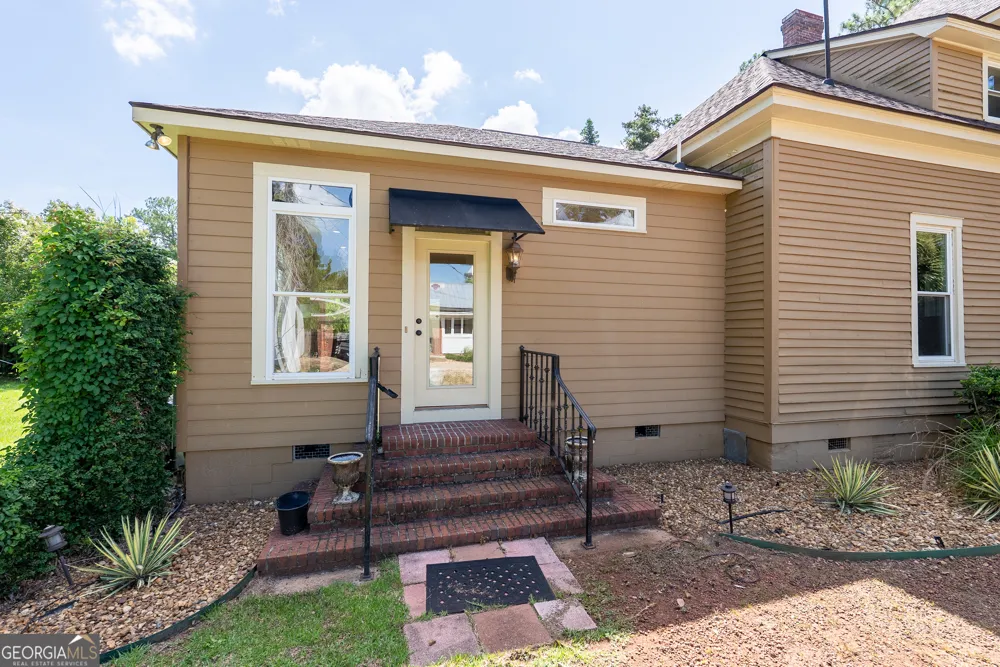 212 Hand AVE W Pelham, GA 31779