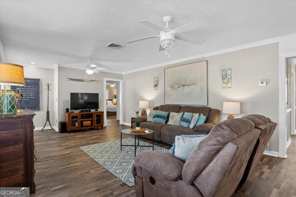 1214 Shell Point RD NE Townsend, GA 31331