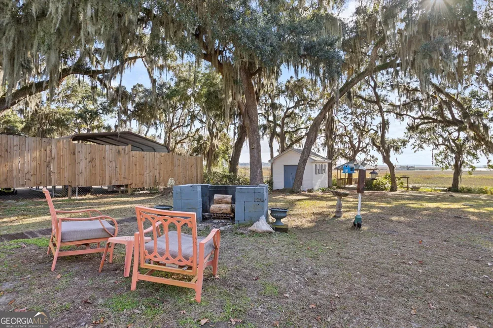 1214 Shell Point RD NE Townsend, GA 31331