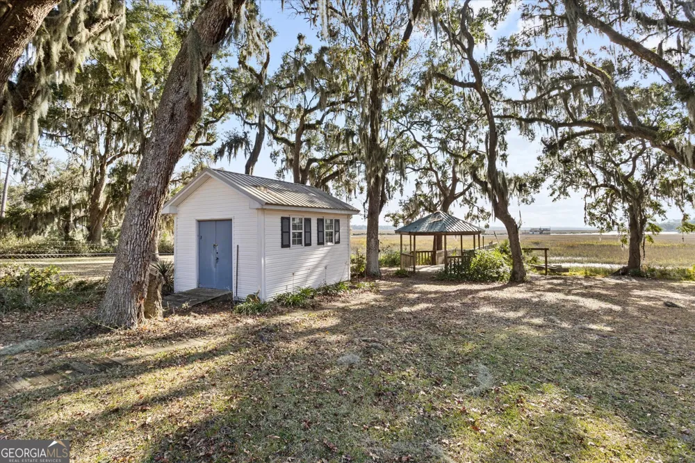 1214 Shell Point RD NE Townsend, GA 31331