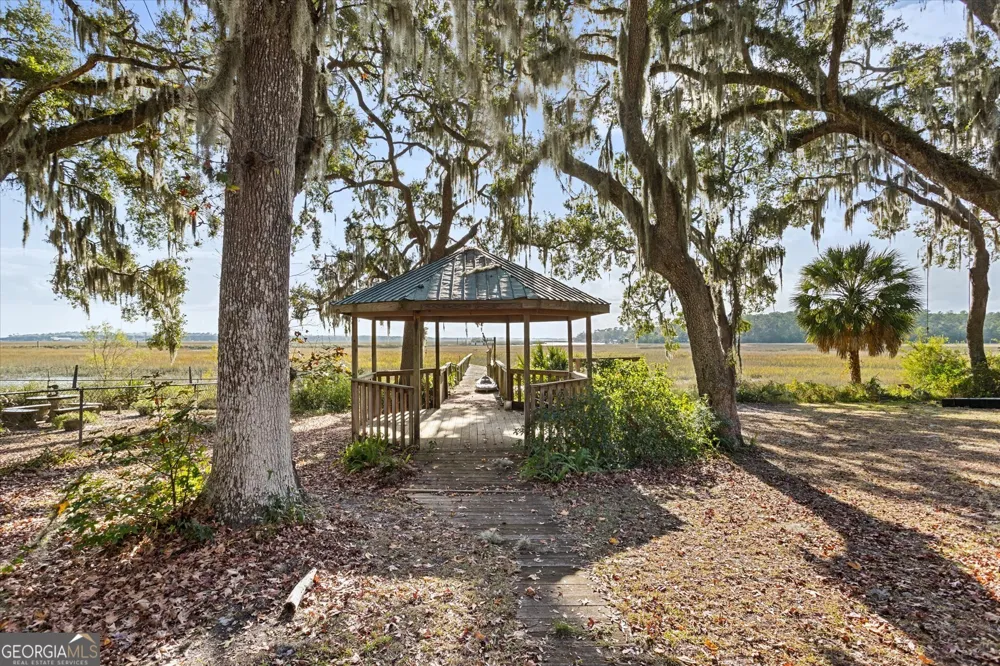 1214 Shell Point RD NE Townsend, GA 31331
