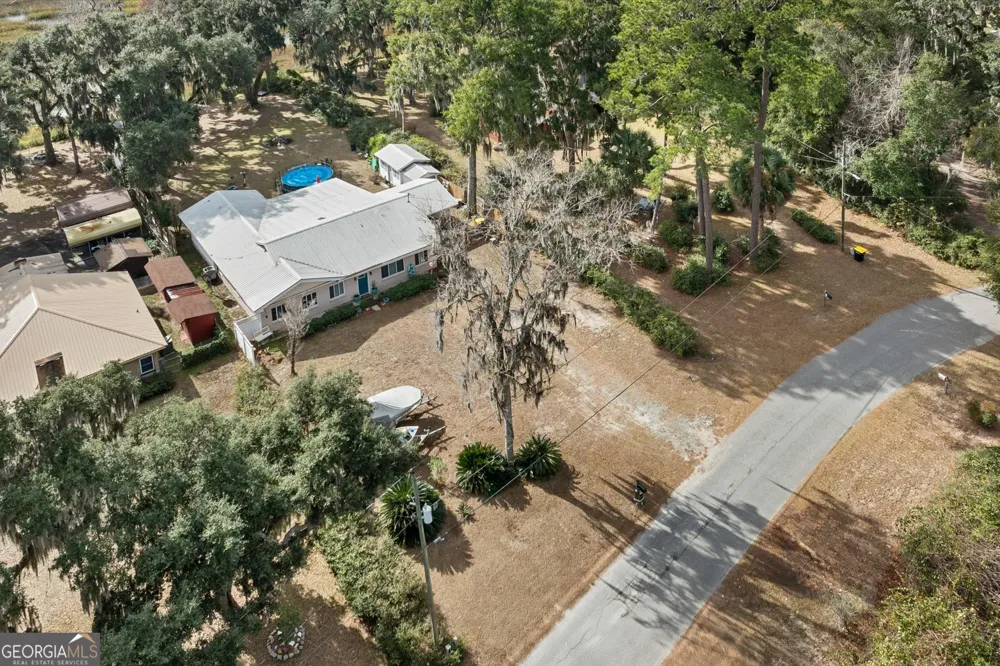 1214 Shell Point RD NE Townsend, GA 31331