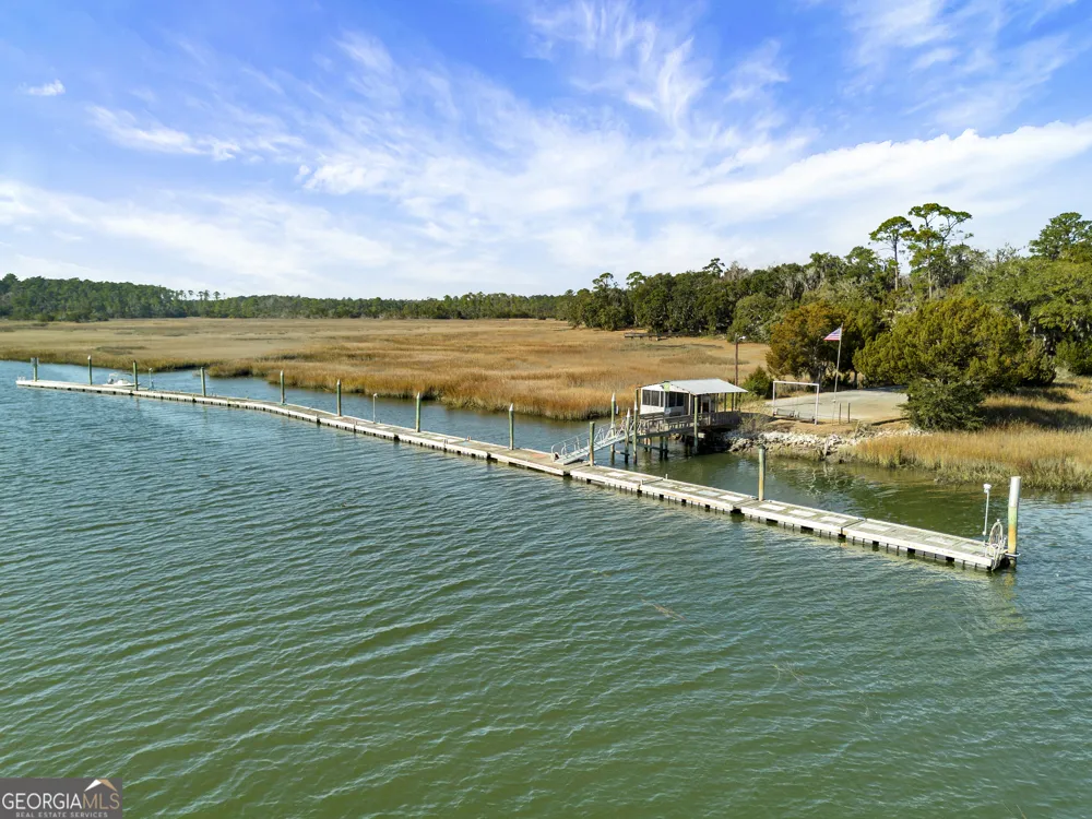 1214 Shell Point RD NE Townsend, GA 31331