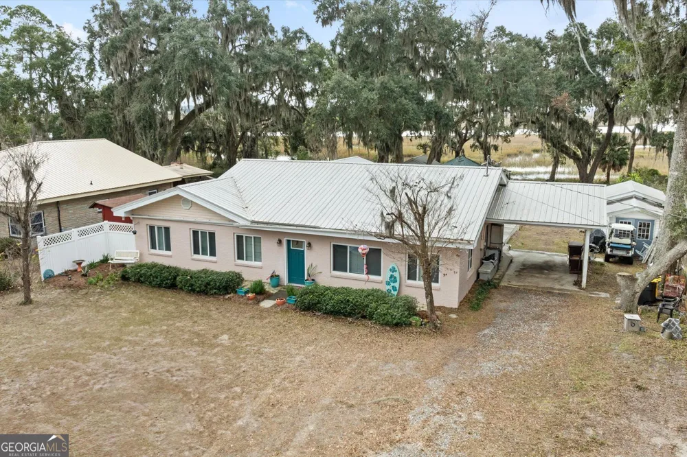 1214 Shell Point RD NE Townsend, GA 31331