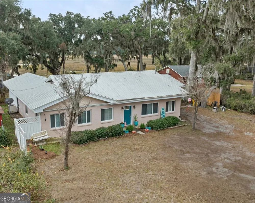 1214 Shell Point RD NE Townsend, GA 31331