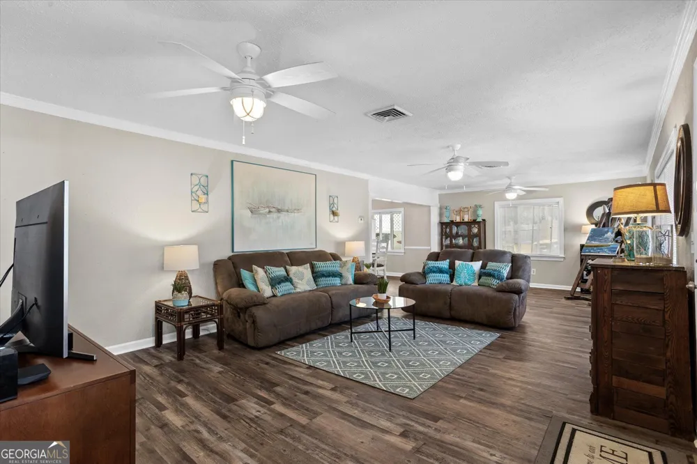 1214 Shell Point RD NE Townsend, GA 31331