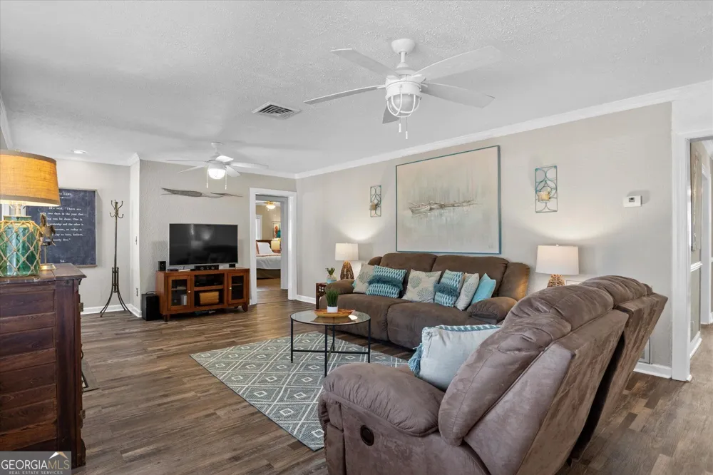 1214 Shell Point RD NE Townsend, GA 31331