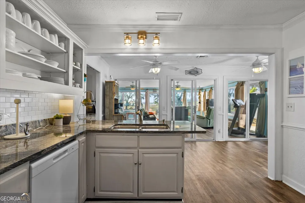 1214 Shell Point RD NE Townsend, GA 31331