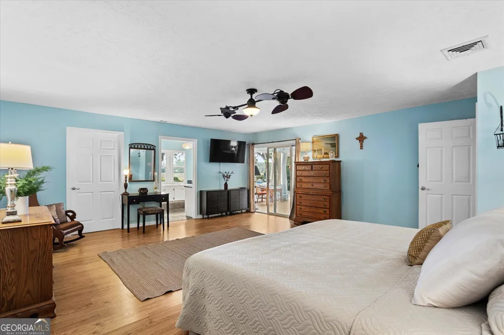 1214 Shell Point RD NE Townsend, GA 31331
