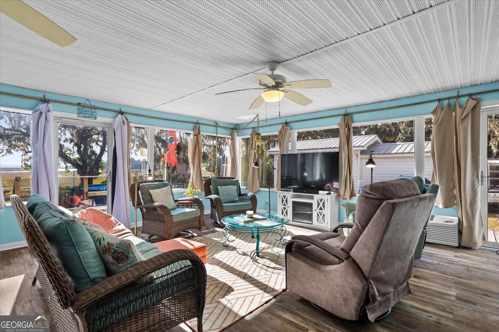 1214 Shell Point RD NE Townsend, GA 31331