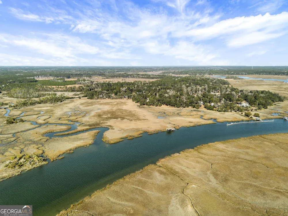 1214 Shell Point RD NE Townsend, GA 31331