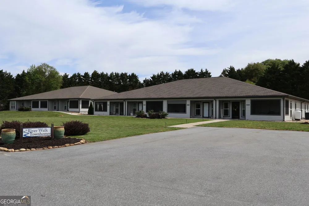 212 Old Clarkesville Mill RD Clarkesville, GA 30523