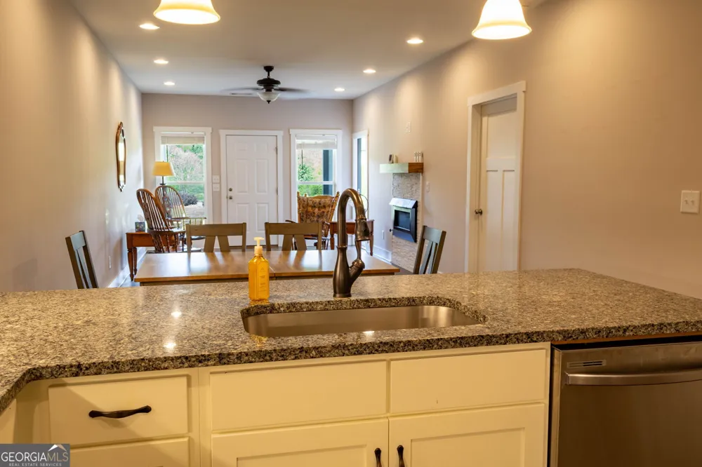212 Old Clarkesville Mill RD Clarkesville, GA 30523