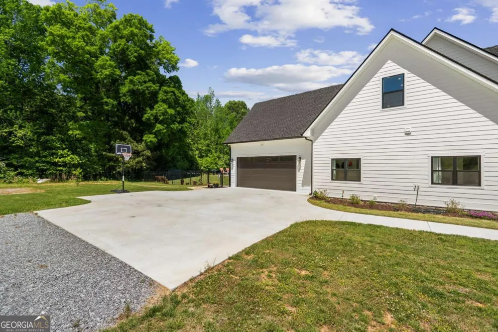 876 Cline RD Resaca, GA 30735