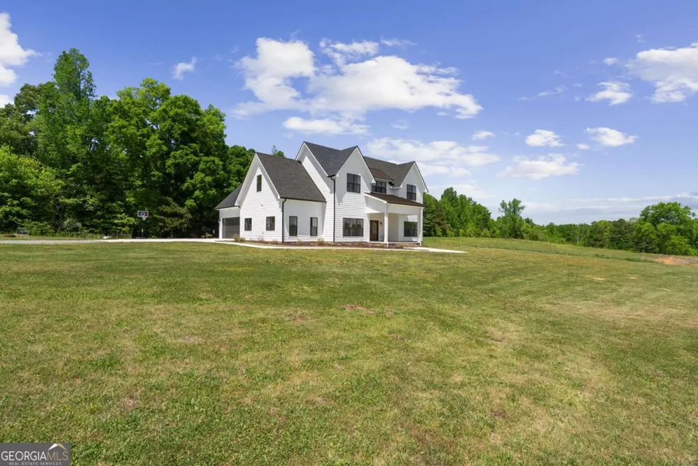 876 Cline RD Resaca, GA 30735