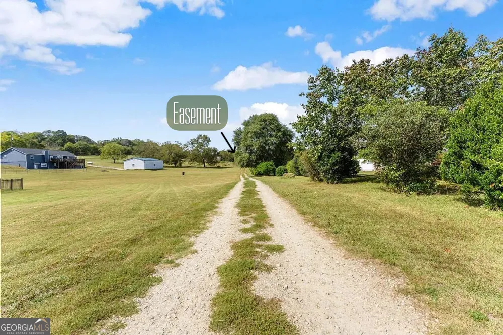 241 Bill Watkins RD Hoschton, GA 30548