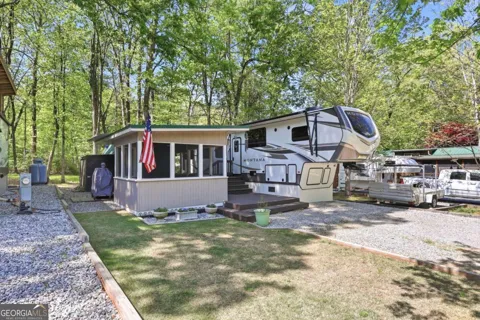 320 Leisure Acres DR