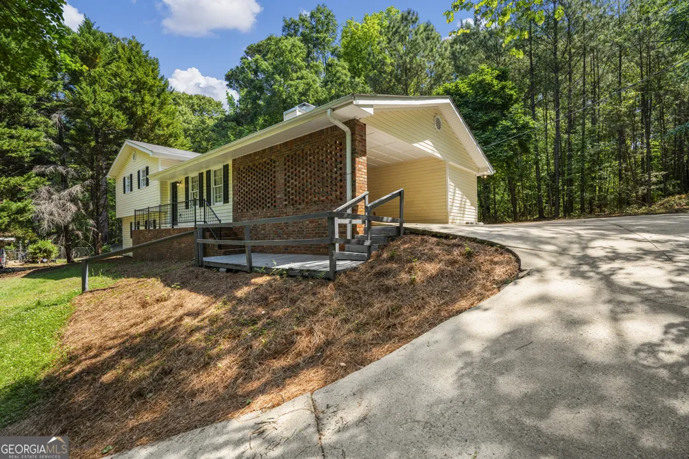 134 N Lake DR LaGrange, GA 30240
